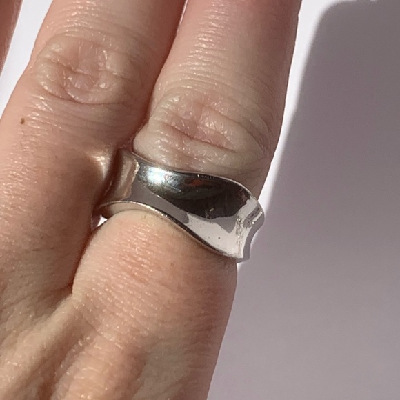 Lia Sophia Silver Ring - Picture 2 of 3
